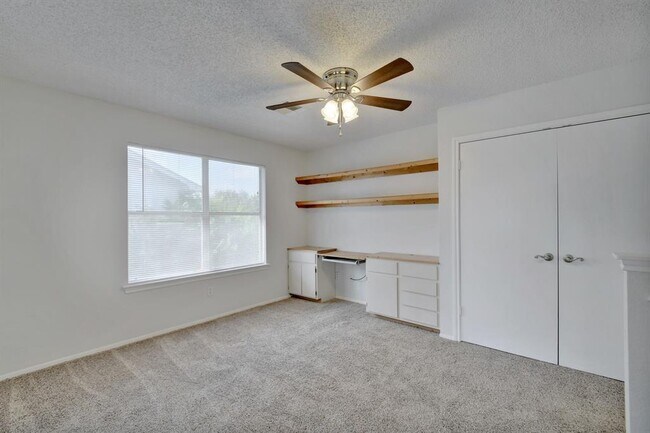 Building Photo - 1609 Lantern Light Dr