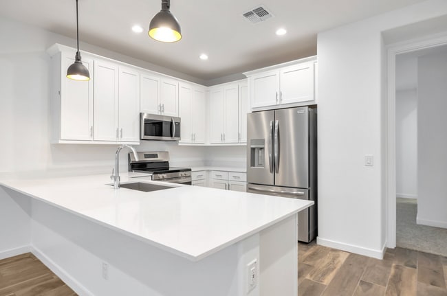 Building Photo - Brand New luxurious Model Home with 2 Master Suites in Warner Meadow