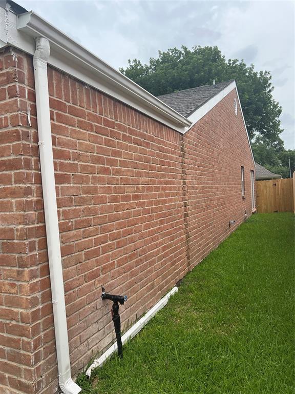 Building Photo - 111 Kings Ct