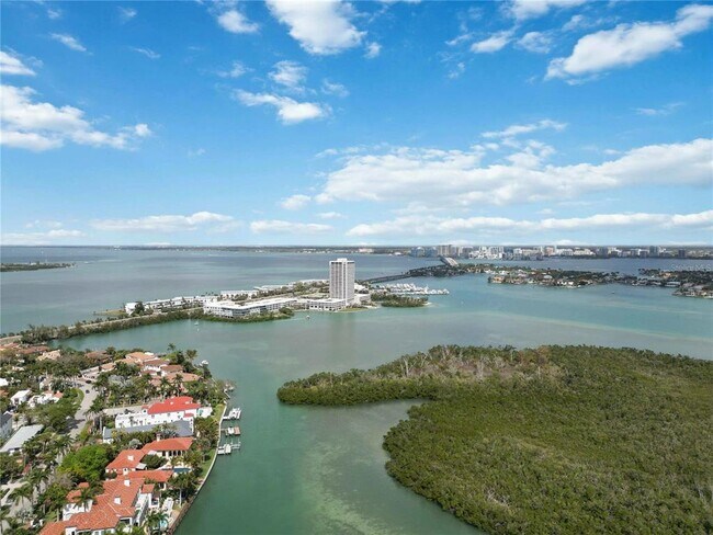 Building Photo - 765 John Ringling Blvd