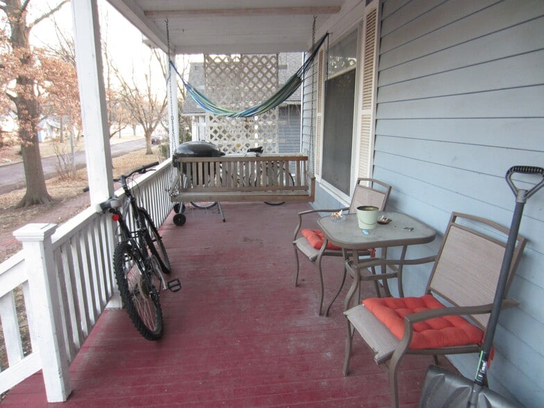 Building Photo - 1317 Rhode Island St