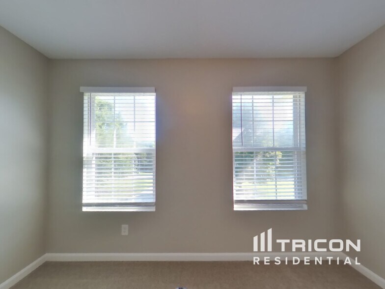 Building Photo - 460 Arthurs Ln