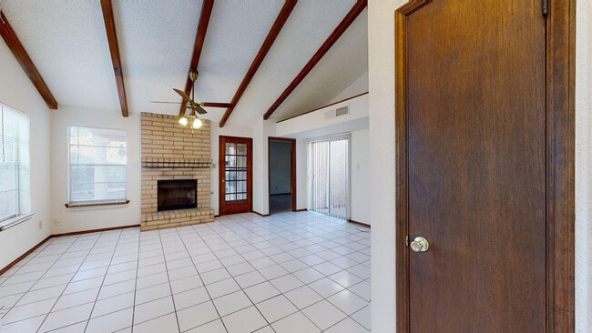 Building Photo - 909 Tepic Dr