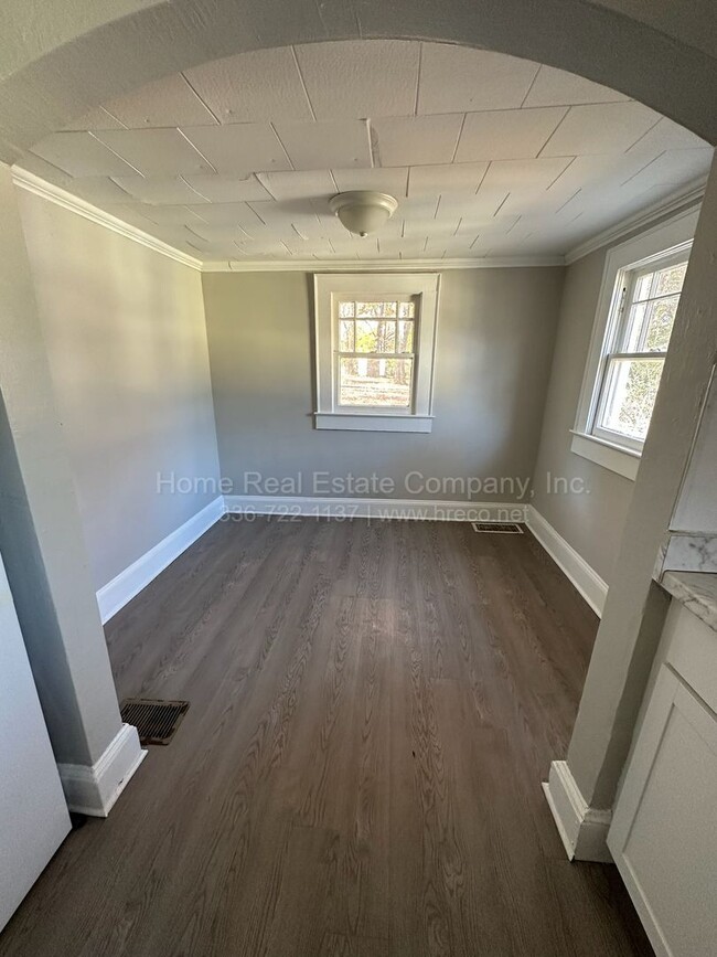 Building Photo - 4440 Lane St