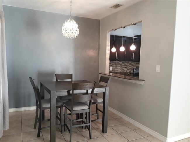 Building Photo - 9804 Cantera Ct