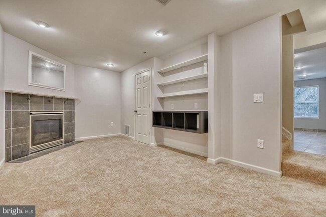 Building Photo - 8740 Jarwood Rd