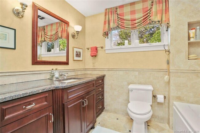 Building Photo - 12 Signal Ln