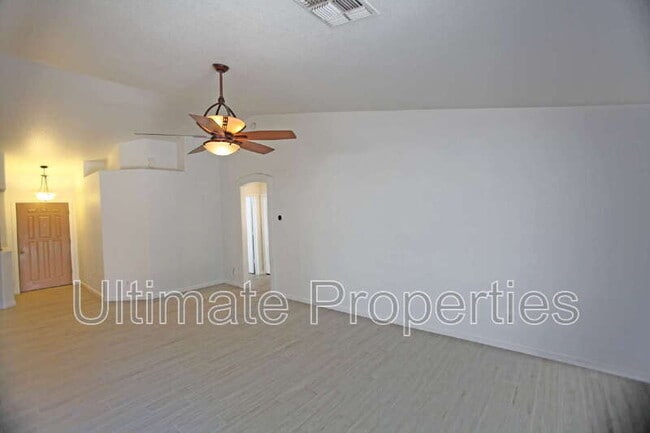 Building Photo - 20622 N 102nd Ln