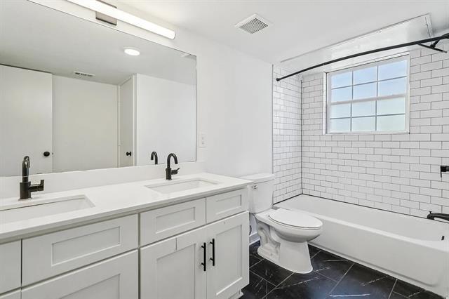 Building Photo - 321 E 8th St