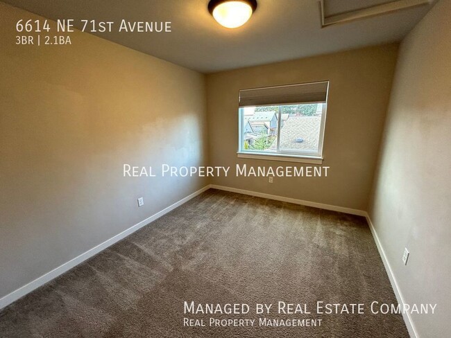 Building Photo - 6614 NE 71st Ave