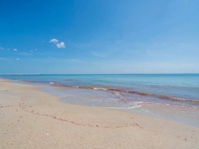 Building Photo - 1650 5th Ave