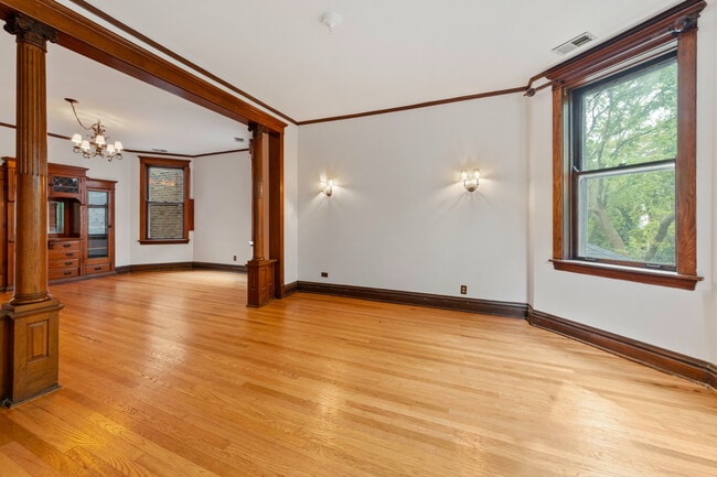 Building Photo - 2639 N Whipple St
