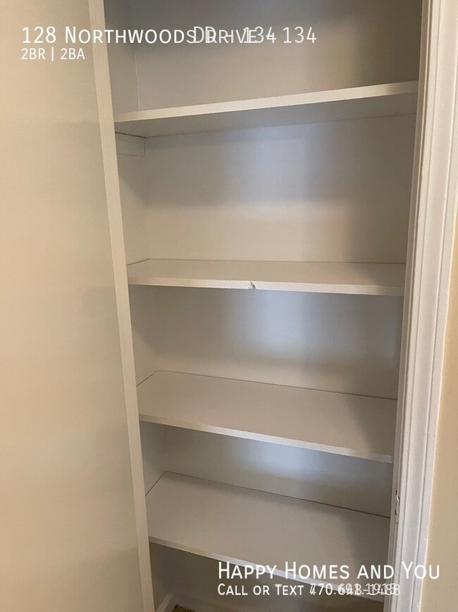 Building Photo - 128 Northwoods Dr