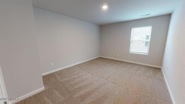Building Photo - 178 Goodall Woods Dr