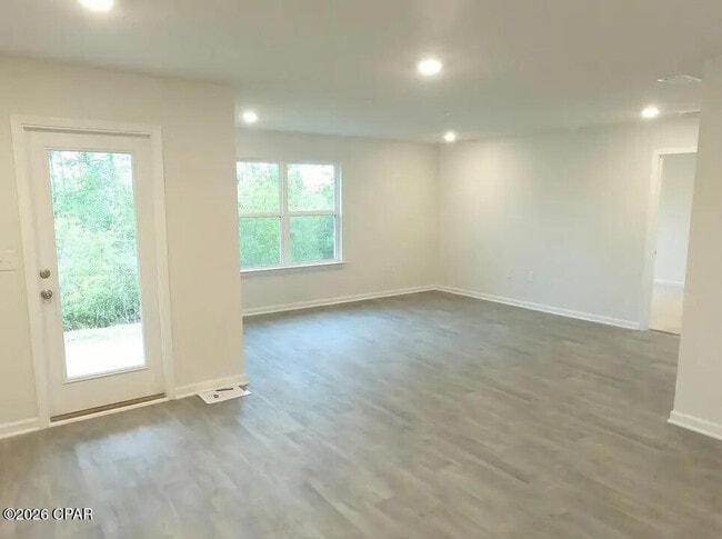 Building Photo - 3904 Silver Spur Rd