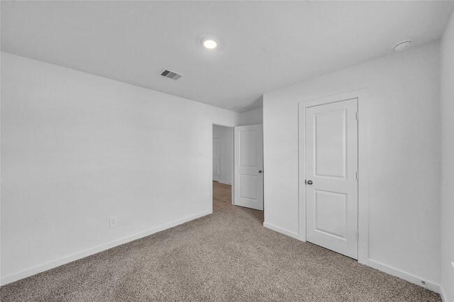 Building Photo - 30715 Wicklow Gdns Dr