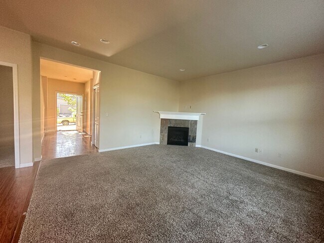 Building Photo - 2687 NW Beehollow Ln
