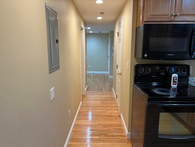 Building Photo - 31 N Central St