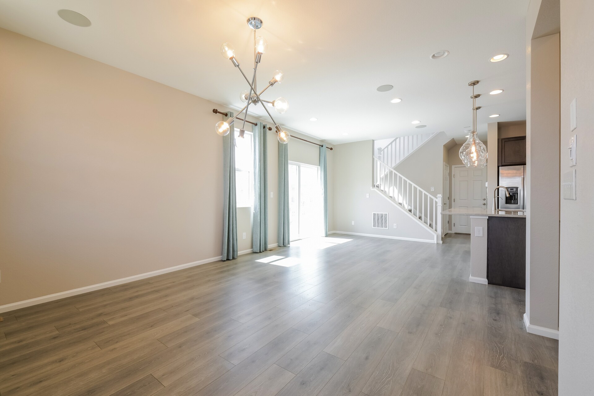 Building Photo - 6457 N Ceylon St