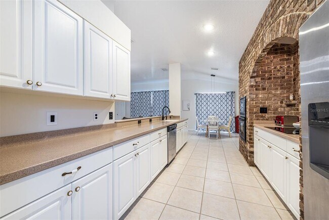 Building Photo - 6650 Thackston Dr