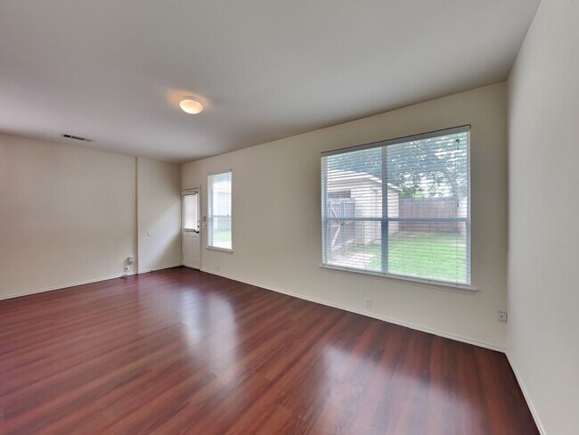 Building Photo - 10661 Traymore Dr