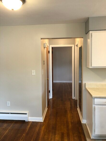 Building Photo - 5663 Mellie Ln