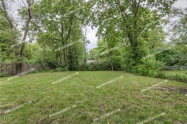 Building Photo - Adorable North Overland Park Home-Available in APRIL!!
