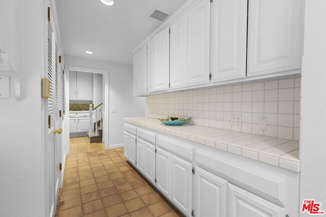 Building Photo - 4548 Ellenboro Way