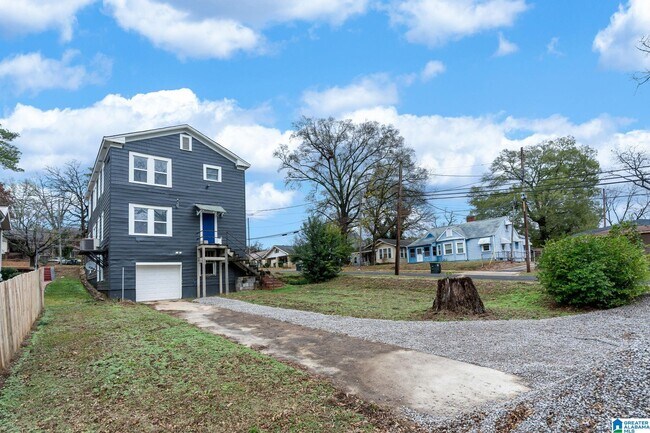 Building Photo - 1101 7th Ave W