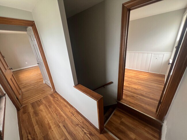 Building Photo - 525 E 222nd St