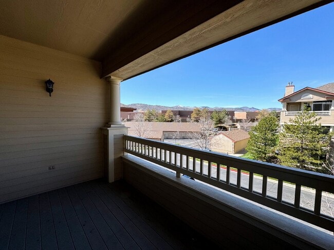 Building Photo - Modern 2 Bed, 2 Bath Condo with Granite Countertops in Littleton, CO!