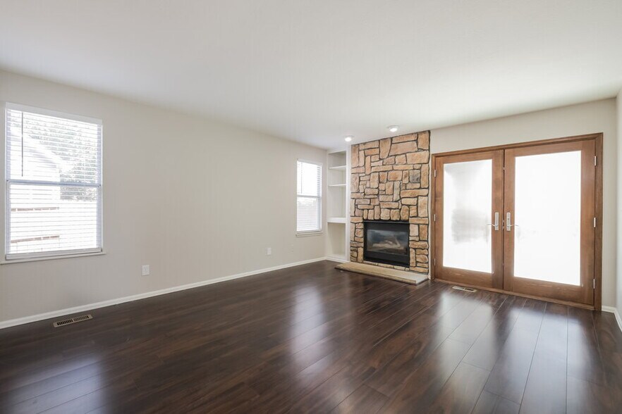 Building Photo - 18842 E Chenango Pl