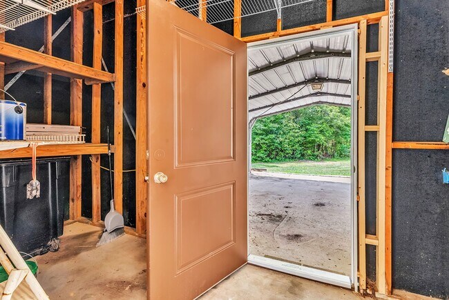 Building Photo - 1354 Rogers Rd