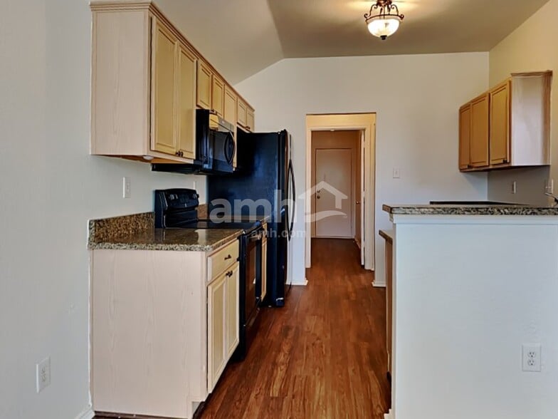 Building Photo - 824 Wilderness Pass