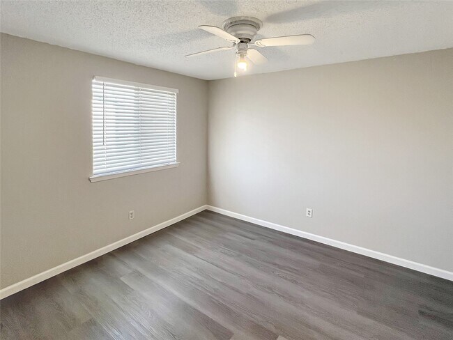 Building Photo - 15018 Cypress Green Dr