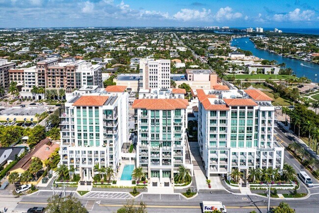 Building Photo - 495 E Royal Palm Rd