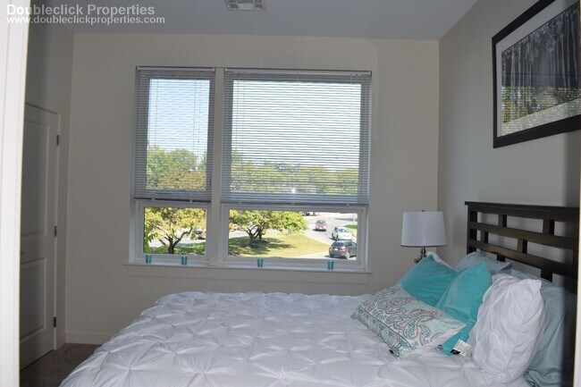 Building Photo - 180 Eastern Ave