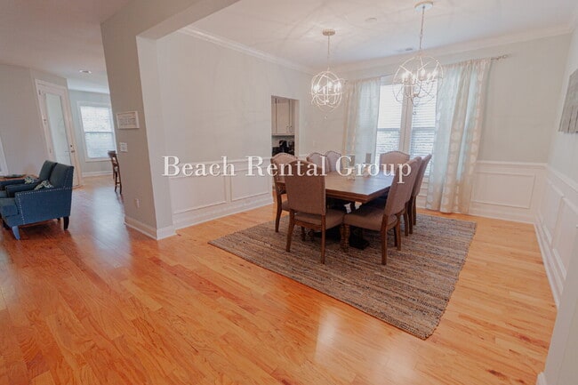 Building Photo - Fully Furnished Corner Lot with Screened Patio