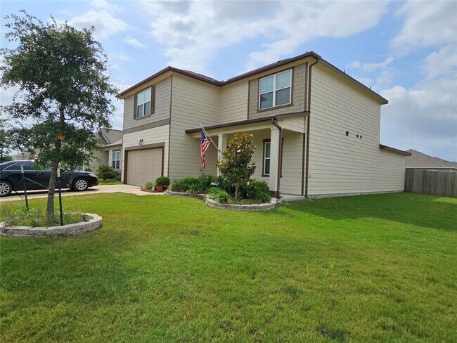 Building Photo - 2056 Spindletree Ln