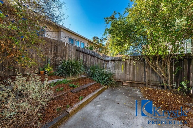 Building Photo - 155 W I St