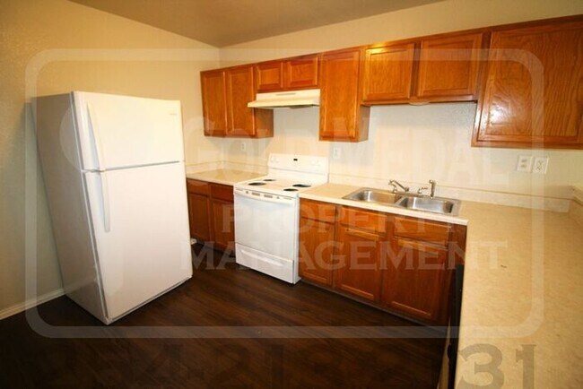 Building Photo - 3304 Barcelona Dr