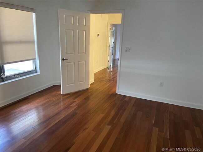 Building Photo - 3475-10 Mystic Pointe Dr