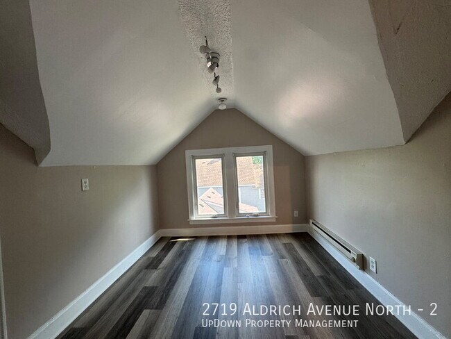 Building Photo - 2719 N Aldrich Ave