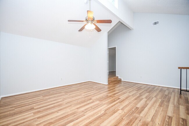 Building Photo - 2430 Long Reach Dr
