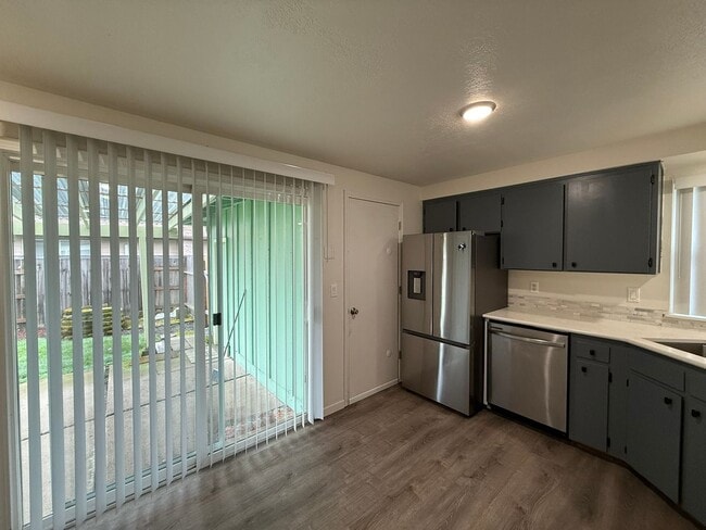 Building Photo - Thurston Charmer