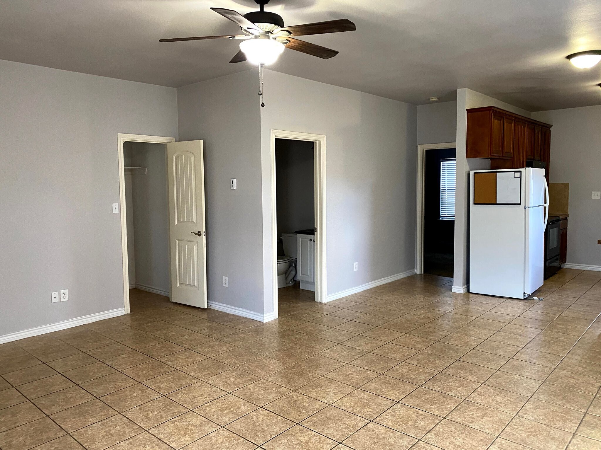 Building Photo - 904-906 Parkplace Ridge