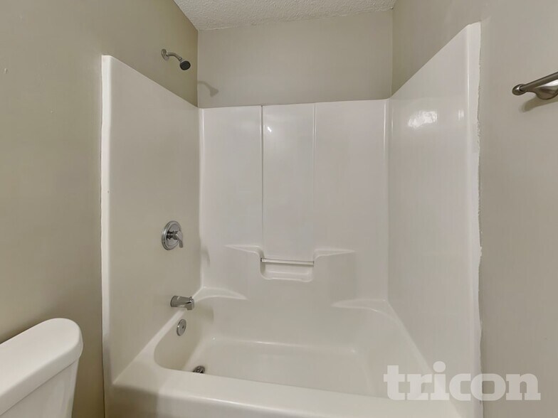 Building Photo - 479 Brighton Woods Dr