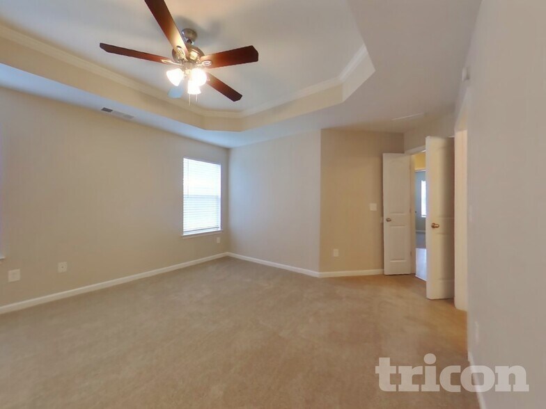 Building Photo - 68 Camden Way