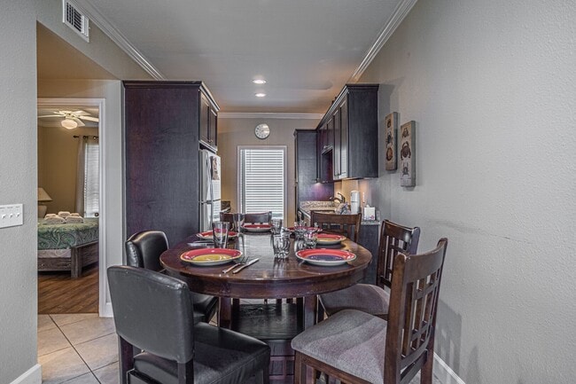 Building Photo - 7000 Seawall Blvd