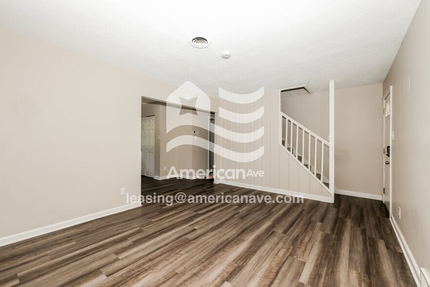 Building Photo - 4764 Burkhardt Ave